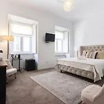 招待所 Chiado Prime By Homing Lisboa